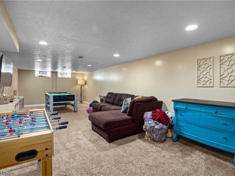 25021 Sunset Oval , North Olmsted, OH 44070 Photo 36