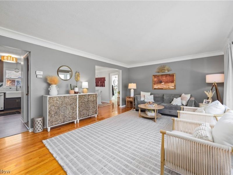 25021 Sunset Oval , North Olmsted, OH 44070 Photo 4