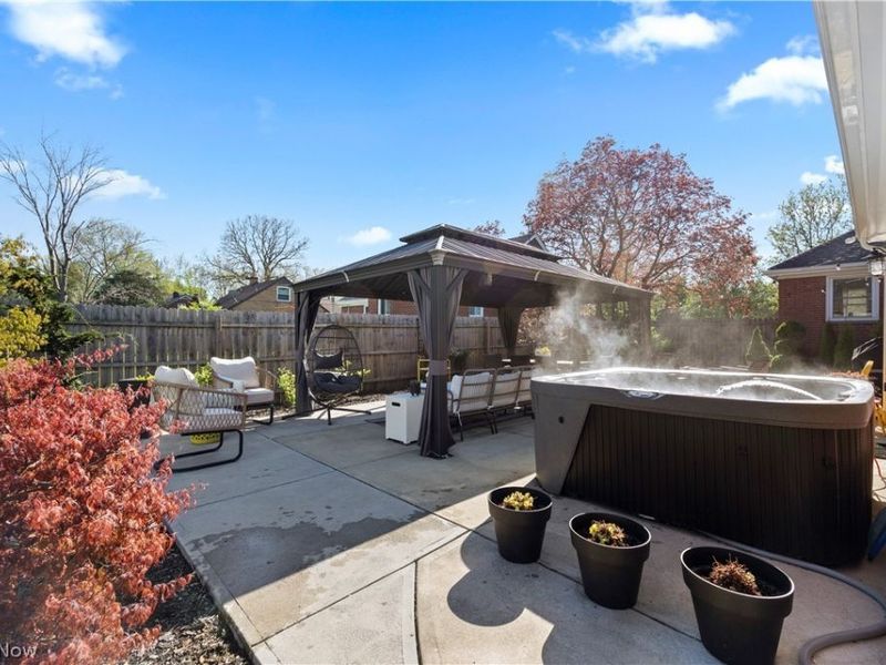 25021 Sunset Oval , North Olmsted, OH 44070 Photo 42