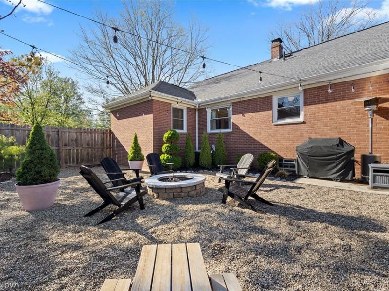 25021 Sunset Oval , North Olmsted, OH 44070 Photo 48