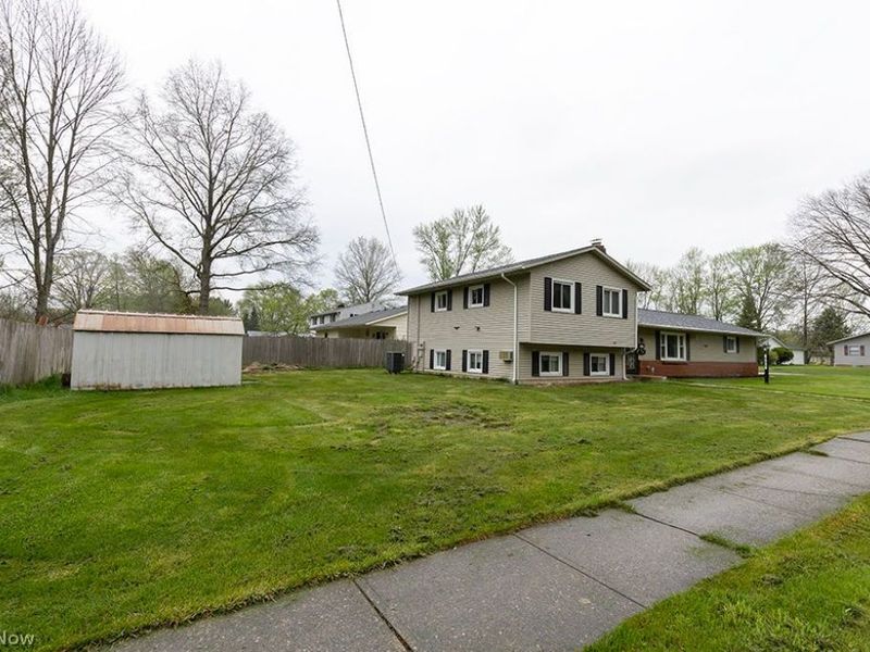 617 E Lorain Street, Oberlin, OH 44074 Photo 2