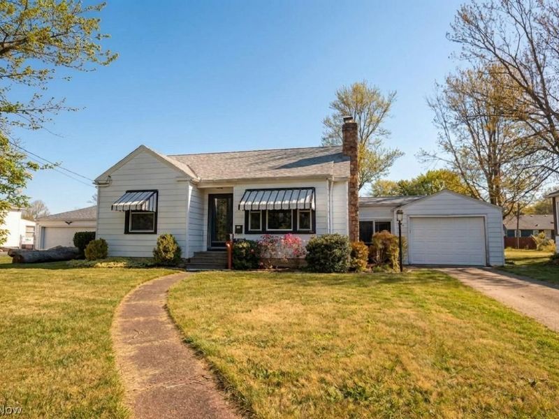 229 Courtland Street, Elyria, OH 44035 Photo 2