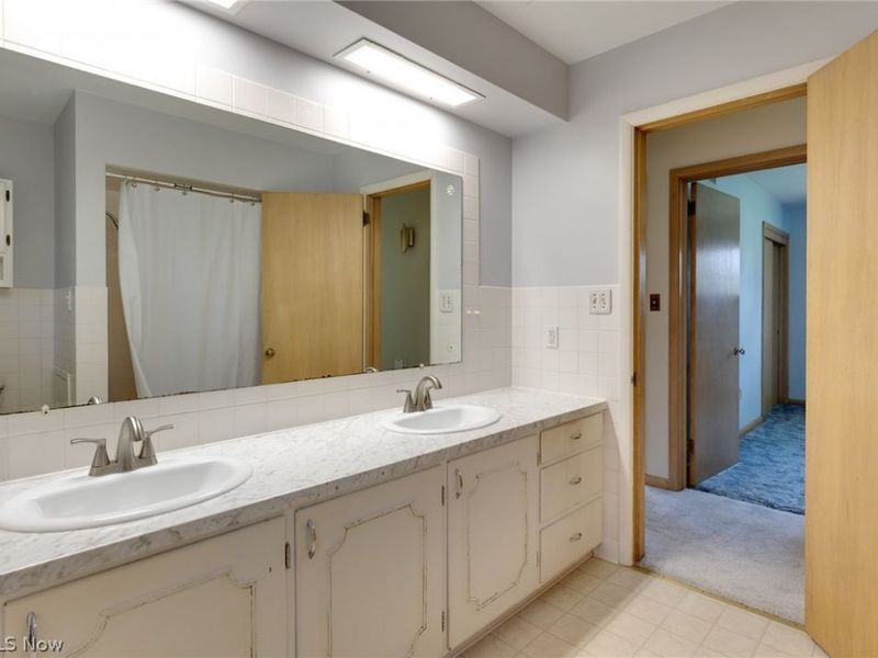 2664 Laforce Drive, Akron, OH 44319 Photo 18