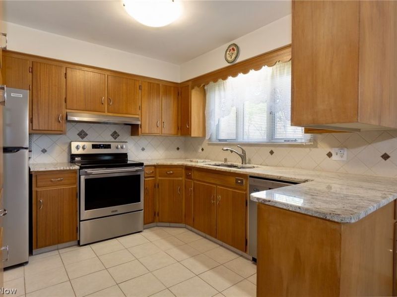 2664 Laforce Drive, Akron, OH 44319 Photo 5