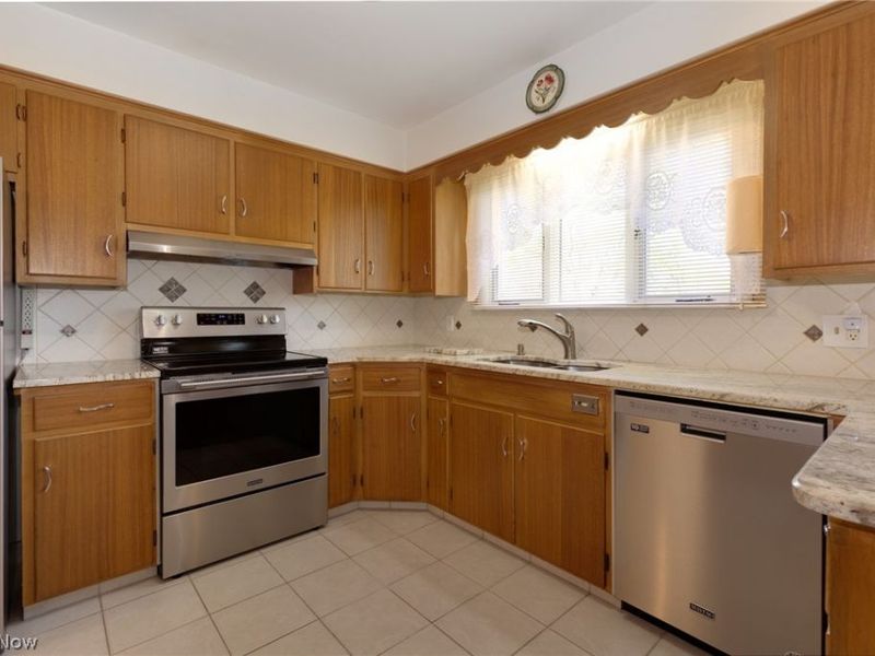 2664 Laforce Drive, Akron, OH 44319 Photo 6