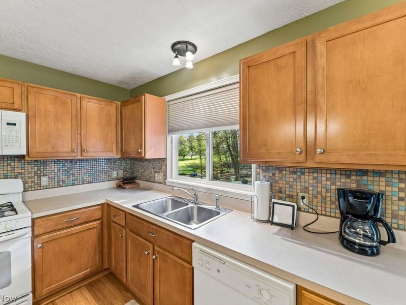 8876 Belton Drive , North Ridgeville, OH 44039 Photo 16