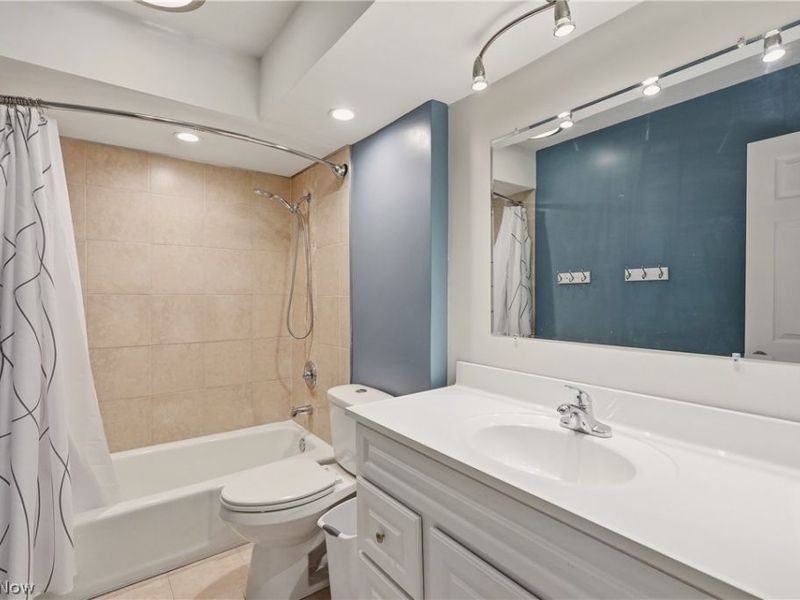 701 Tinkers Lane , Unit 2101, Sagamore Hills, OH 44067 Photo 16