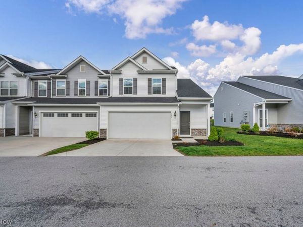 3466 Magnolia Lane , Uniontown, OH 44685