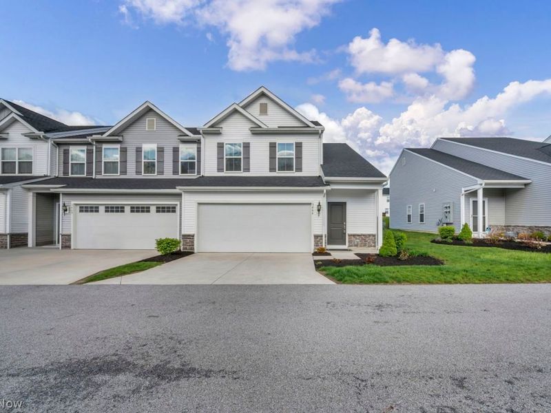 3466 Magnolia Lane , Uniontown, OH 44685 Photo 1