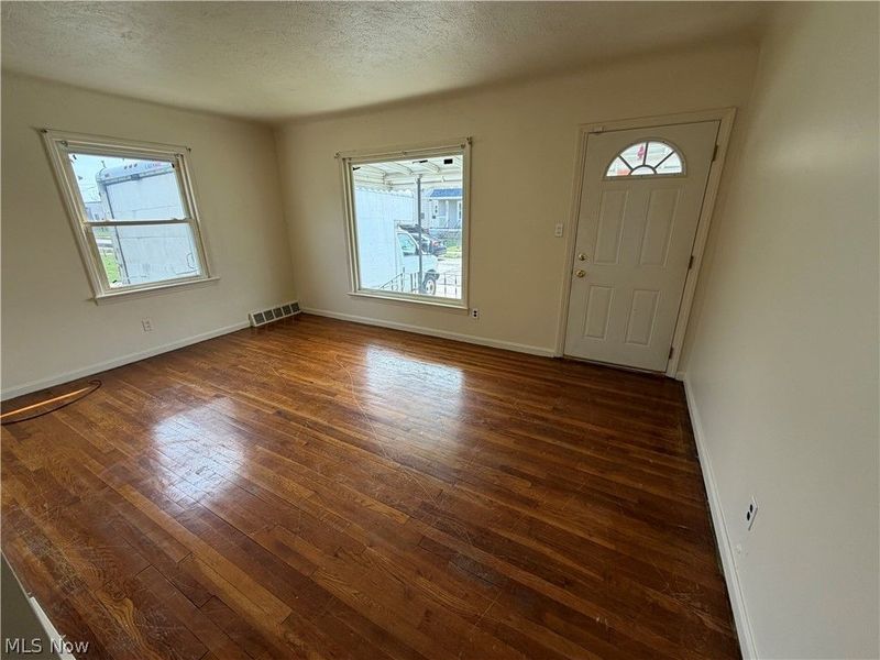 12510 Grimsby Avenue, Cleveland, OH 44135 Photo 2