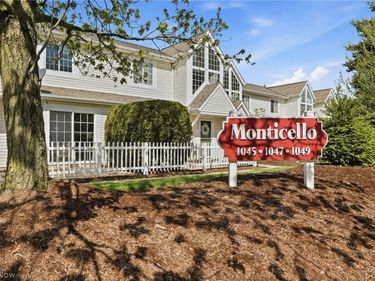1045 N Jefferson Street, Unit D, Medina, OH 44256