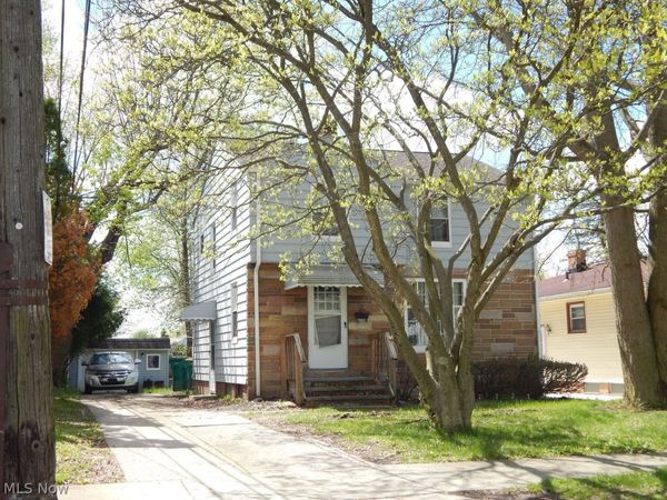 18408 Raymond Street , Maple Heights, OH 44137