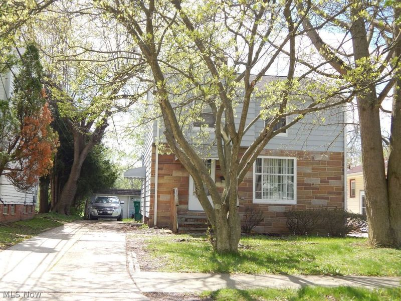 18408 Raymond Street , Maple Heights, OH 44137 Photo 2