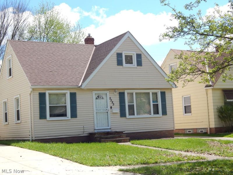 5585 South Boulevard , Maple Heights, OH 44137 Photo 3