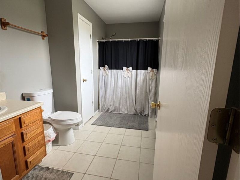 1281 Signature Drive, Youngstown, OH 44515 Photo 8