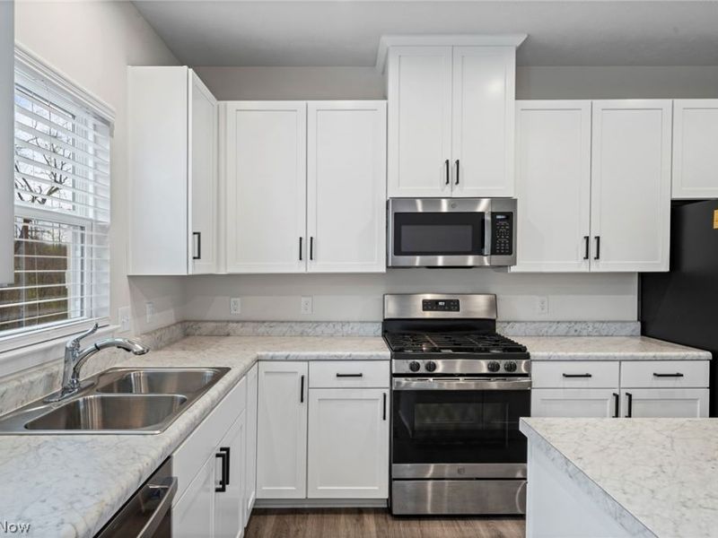 1424 Chateau Place, Avon, OH 44011 Photo 10