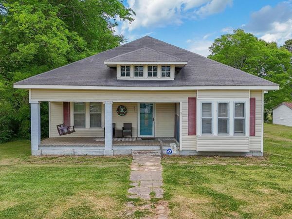 221 East Main Street, Falkville, AL 35622