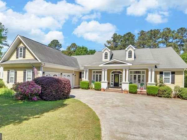 227 Capri Drive, Hartwell, GA 30643