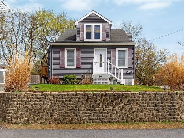 10 Epping St., Millbury, MA 01527