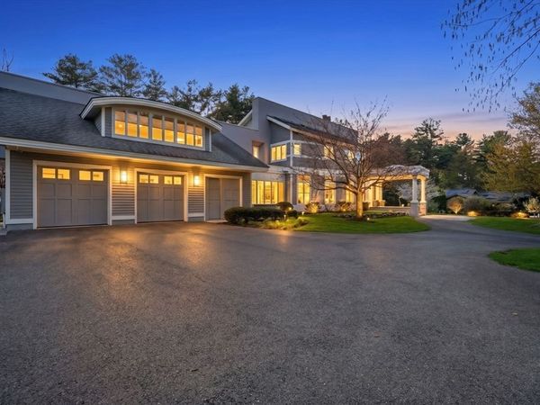 24 Prynne Ridge Rd, Longmeadow, MA 01106