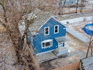 11 Carpenter Ct, Springfield, MA 01109
