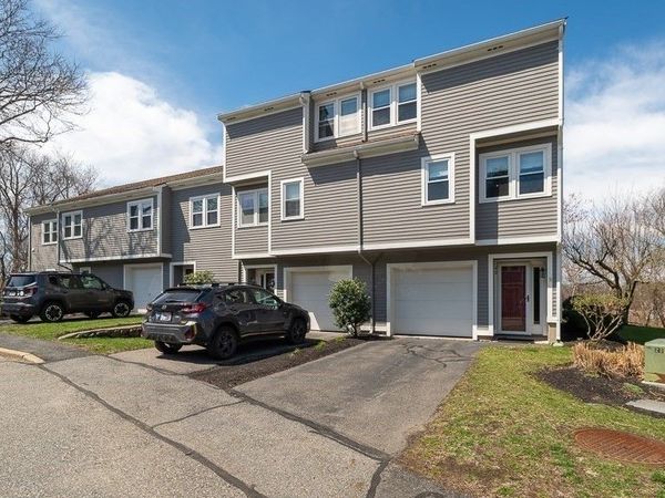 4 Russell Drive, Unit D, Salem, MA 01970