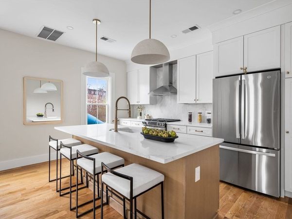 16 Harbor View St, Unit 2, Boston, MA 02125