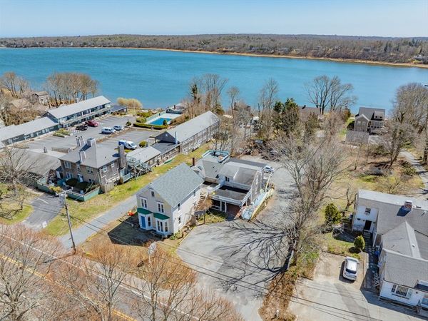 21 S Orleans Rd, Orleans, MA 02653