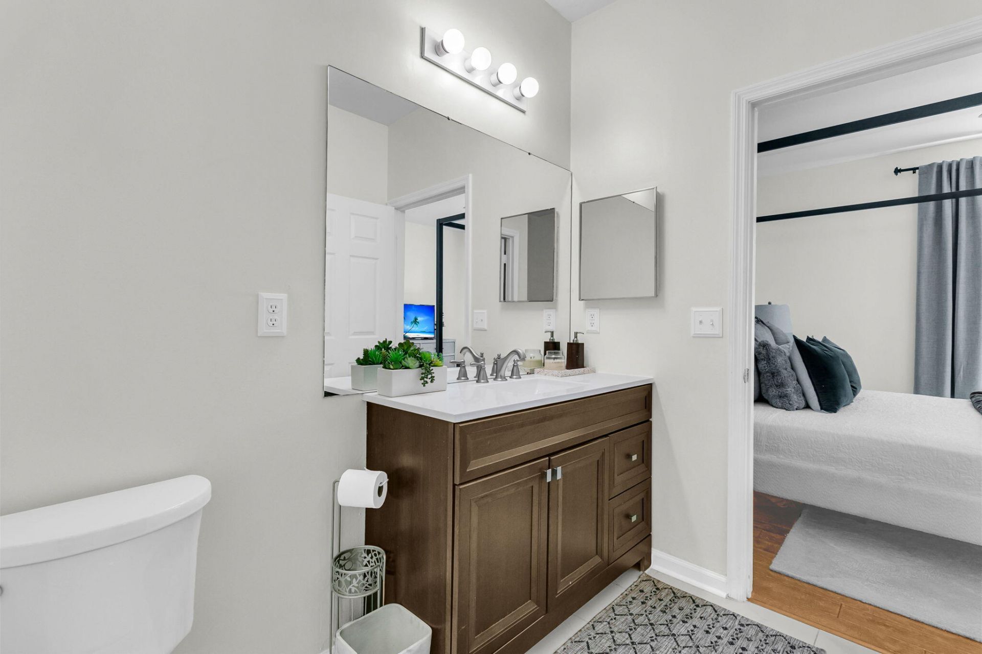 1575 Cambridge Lakes Drive Photo 17