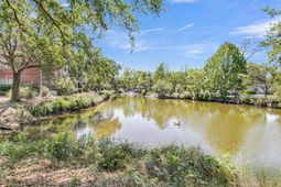 1575 Cambridge Lakes Drive photo 4