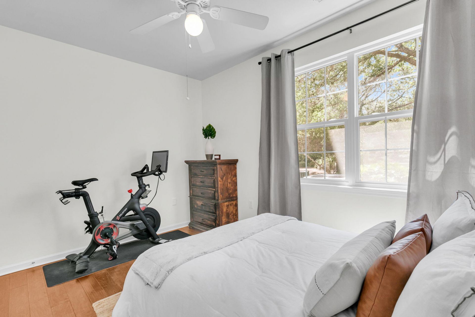 1575 Cambridge Lakes Drive Photo 21