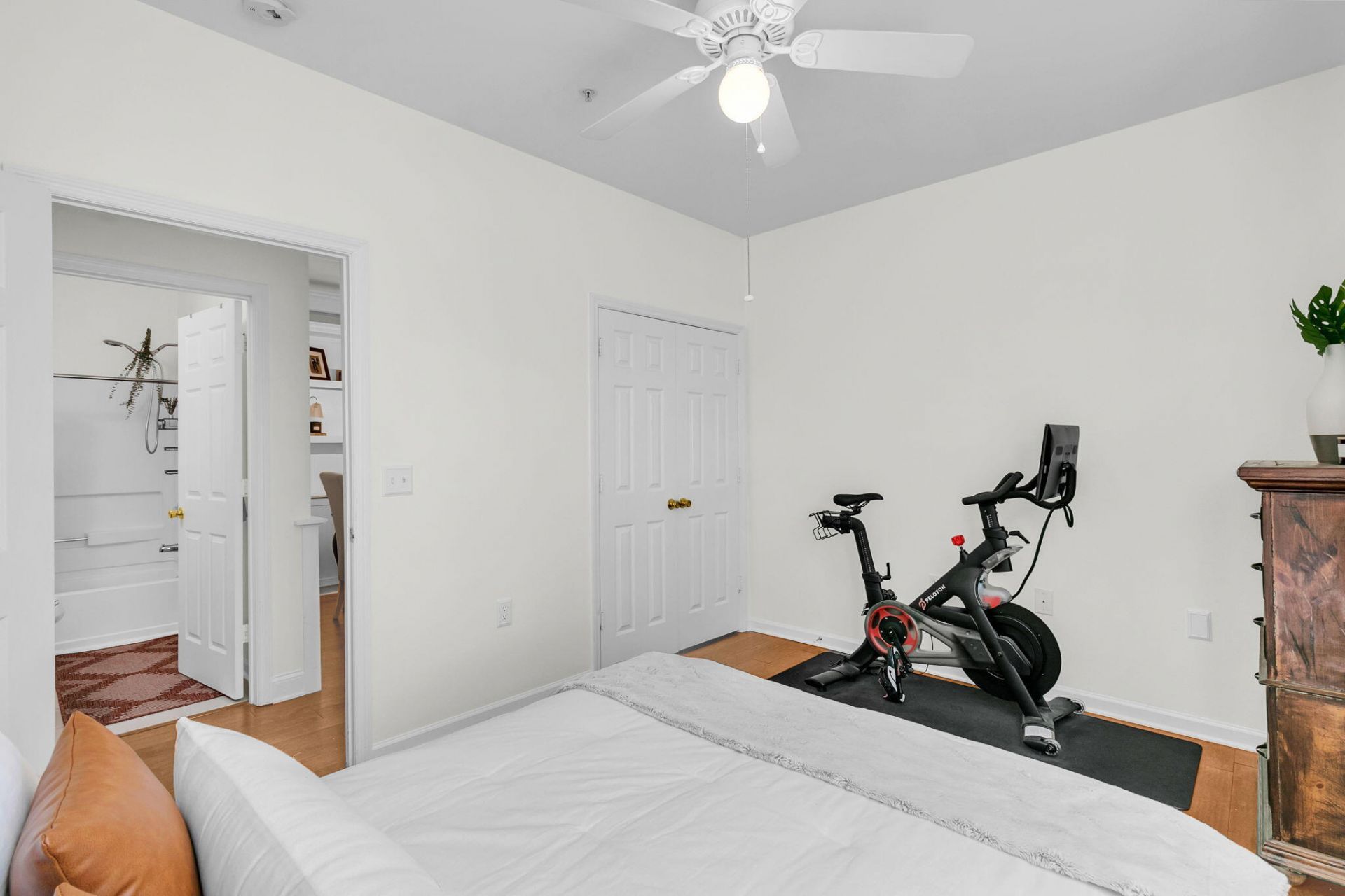 1575 Cambridge Lakes Drive Photo 23