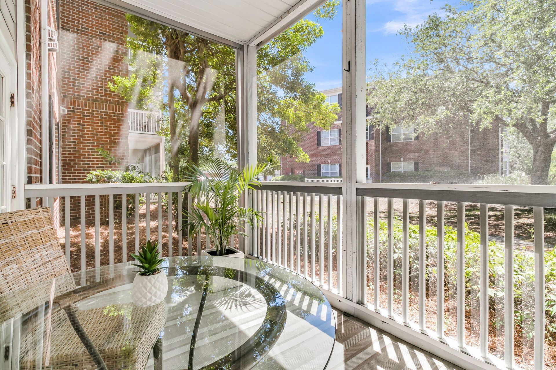 1575 Cambridge Lakes Drive Photo 27