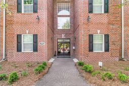 1575 Cambridge Lakes Drive photo 4