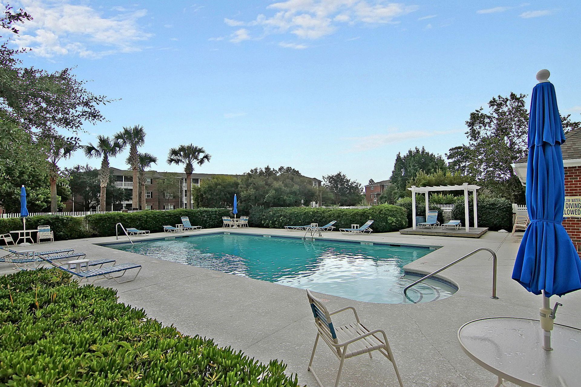 1575 Cambridge Lakes Drive Photo 33