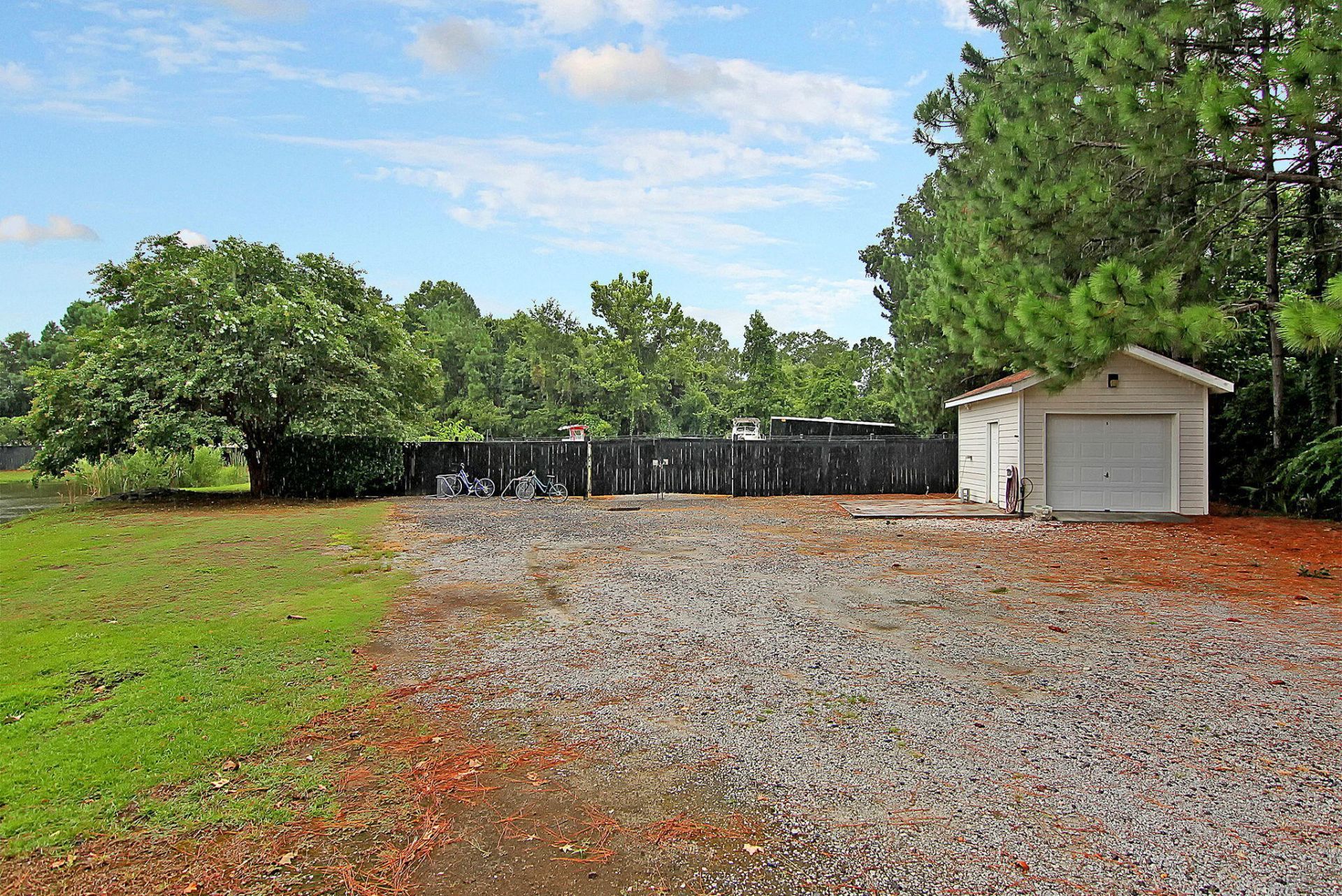 1575 Cambridge Lakes Drive Photo 36