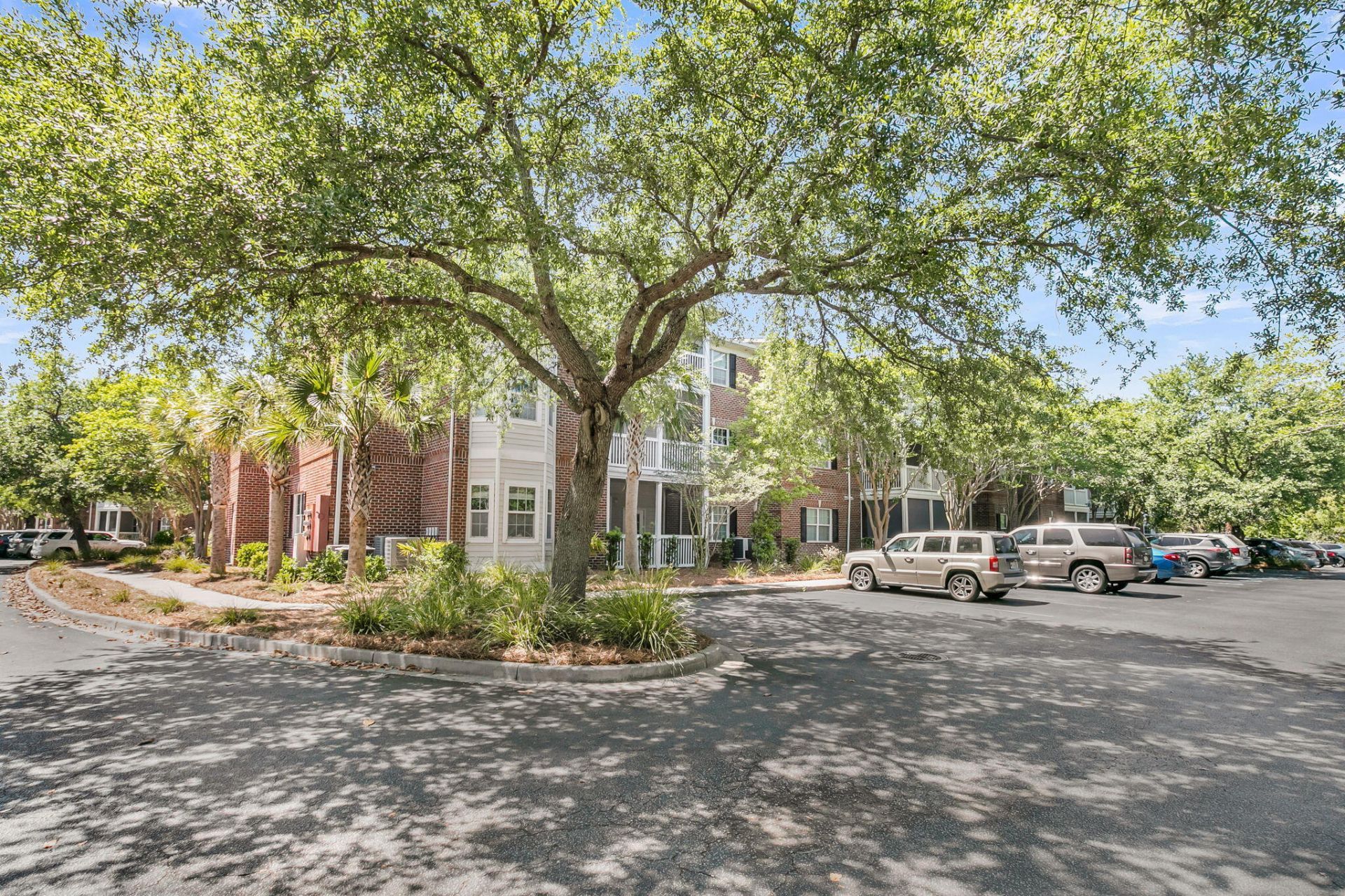 1575 Cambridge Lakes Drive Photo 37