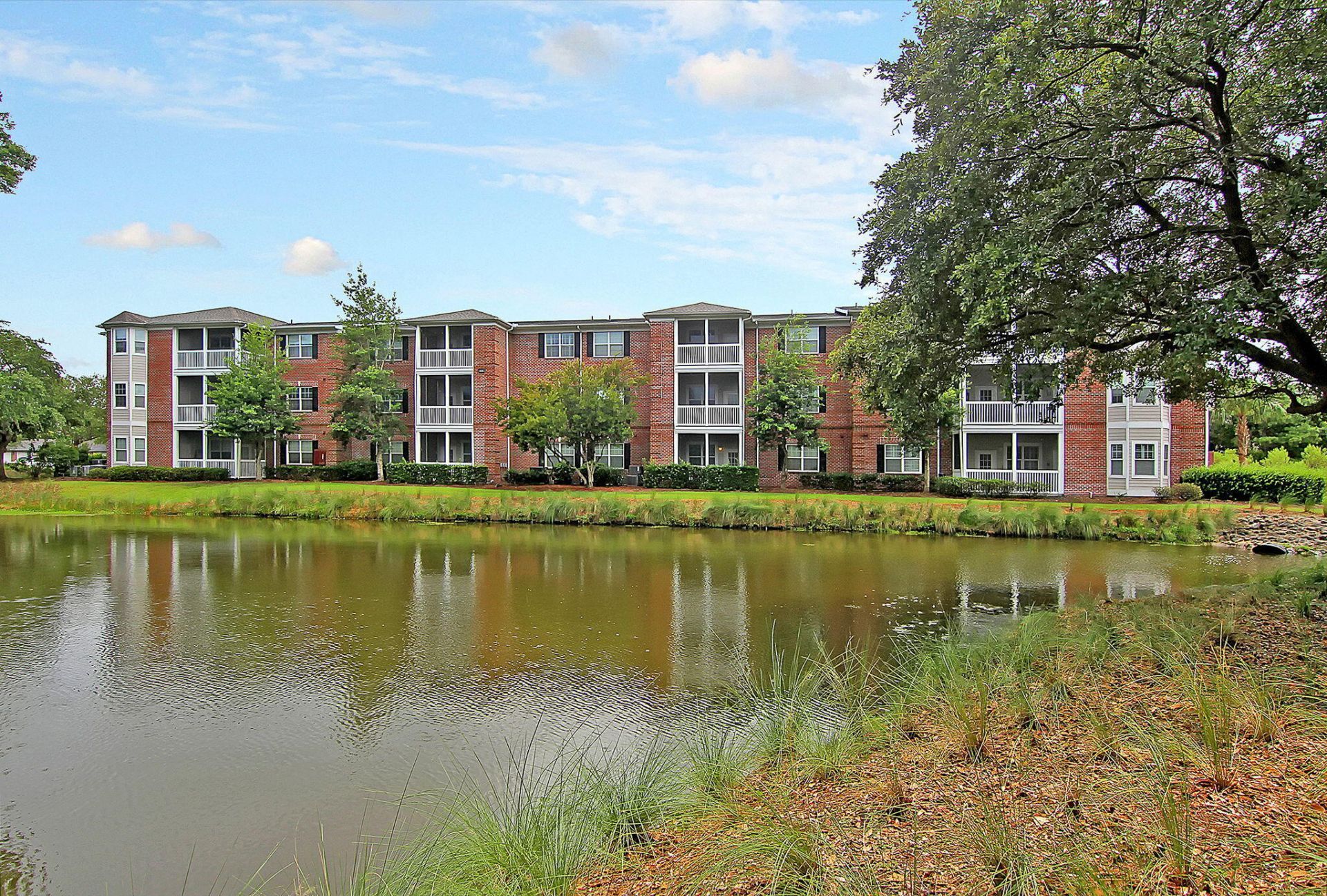 1575 Cambridge Lakes Drive Photo 38