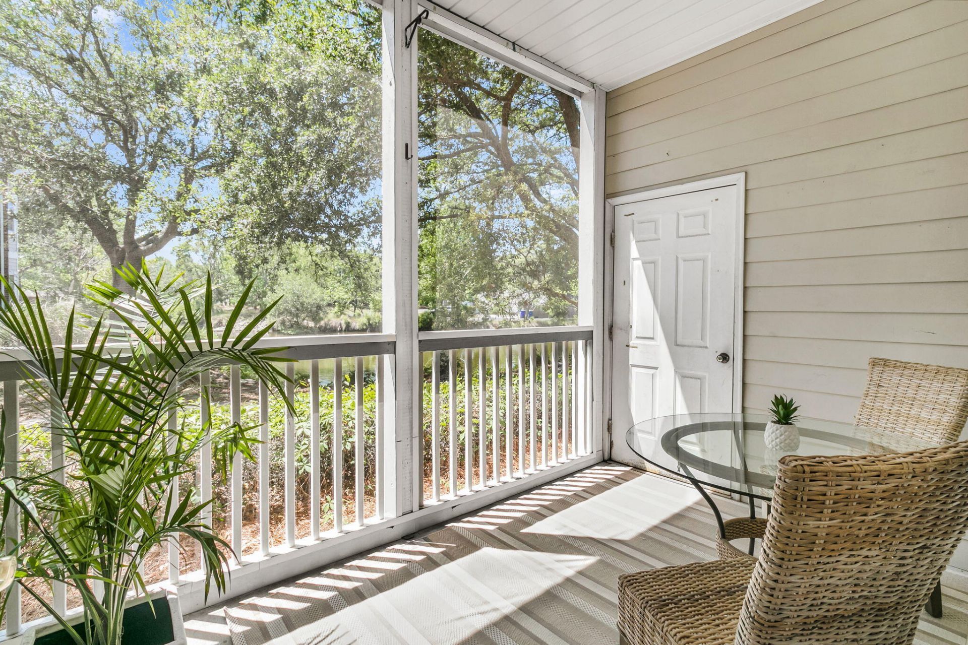 1575 Cambridge Lakes Drive Photo 4