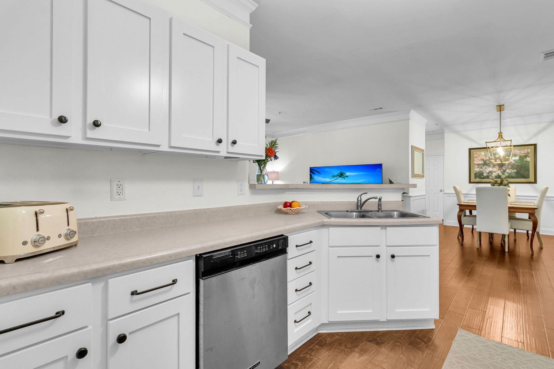 1575 Cambridge Lakes Drive Photo 9