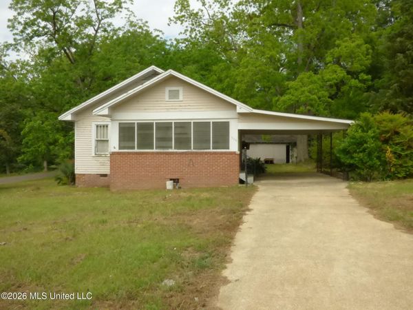 500 Poplar Street, Summit, MS 39666