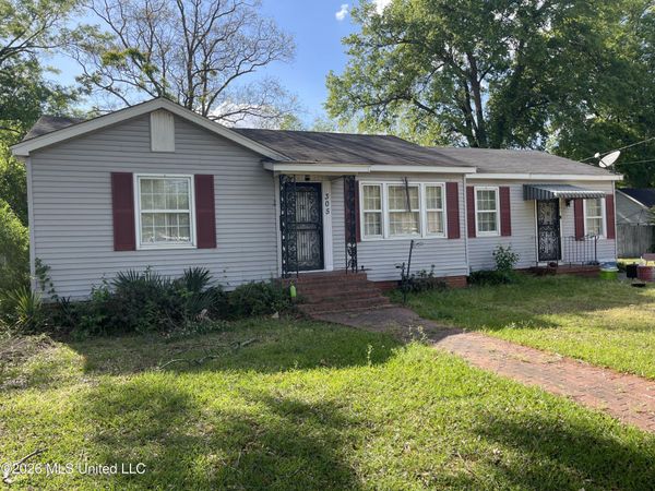 305 N Sunflower Avenue, Indianola, MS 38751