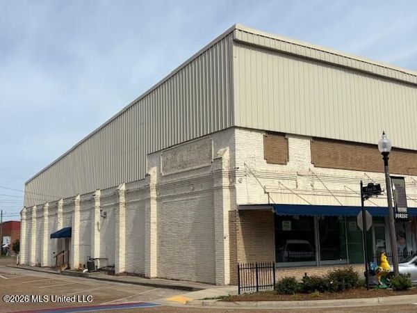 235 W Main Street, Forest, MS 39074