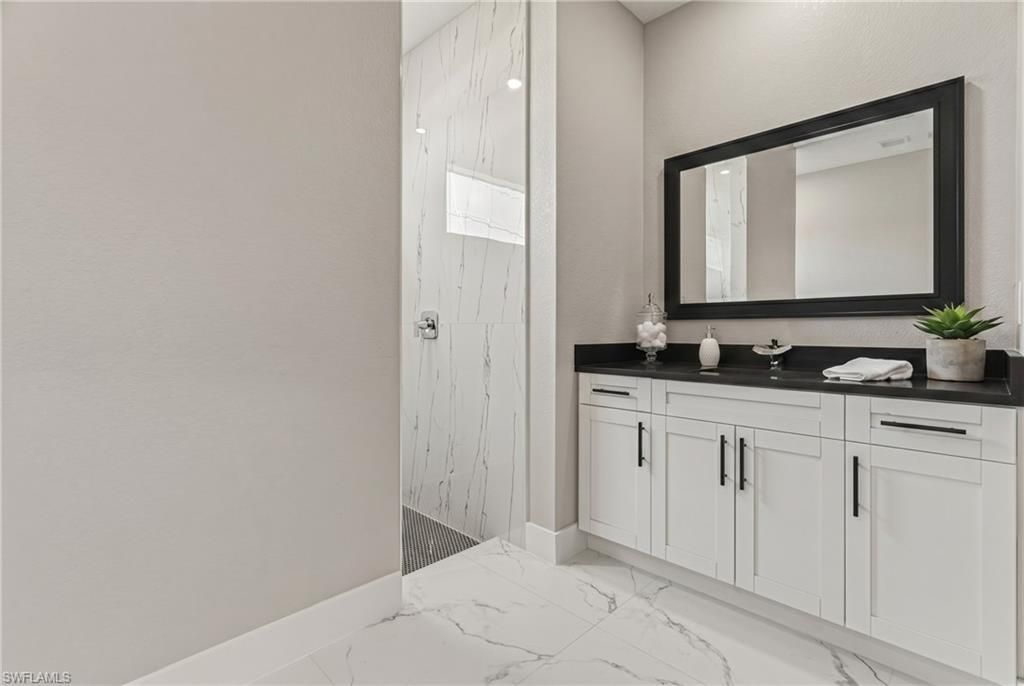 2108 NE 15th Ter, Cape Coral, FL 33909 Photo