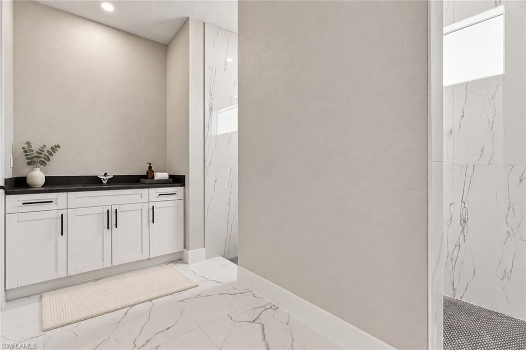 2108 NE 15th Ter, Cape Coral, FL 33909 Photo