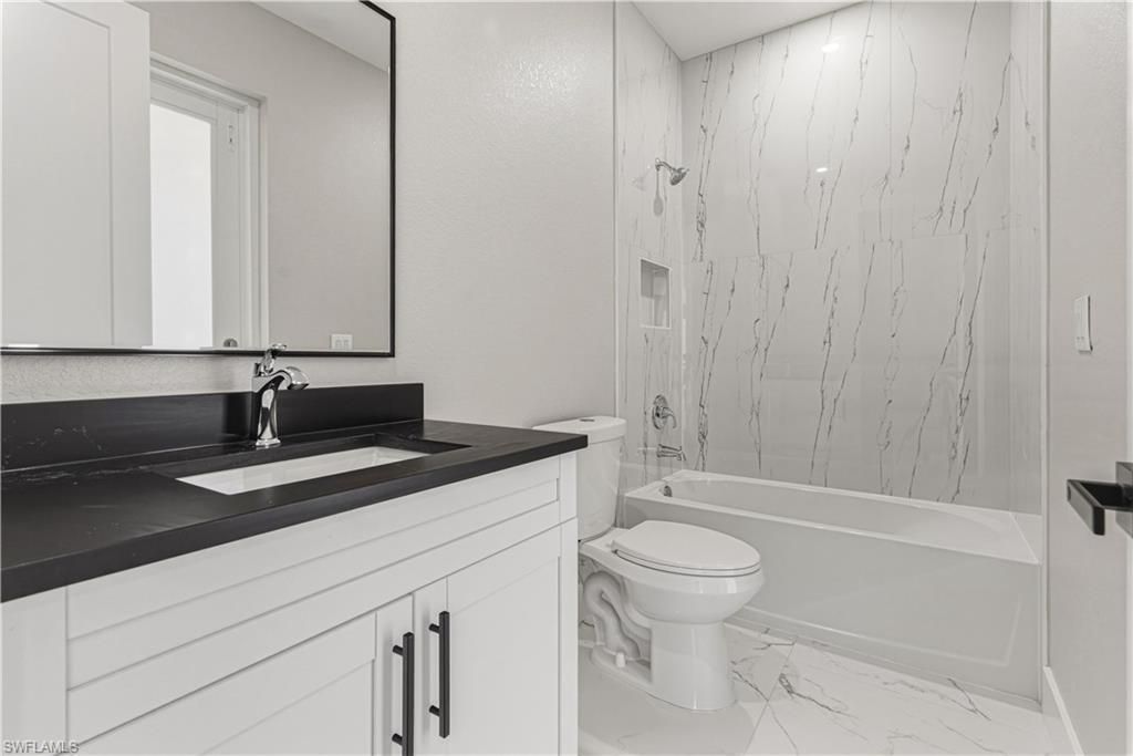 2108 NE 15th Ter, Cape Coral, FL 33909 Photo