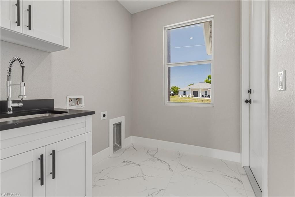 2108 NE 15th Ter, Cape Coral, FL 33909 Photo