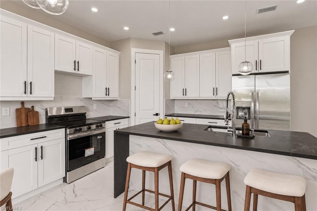 2108 NE 15th Ter, Cape Coral, FL 33909 Photo