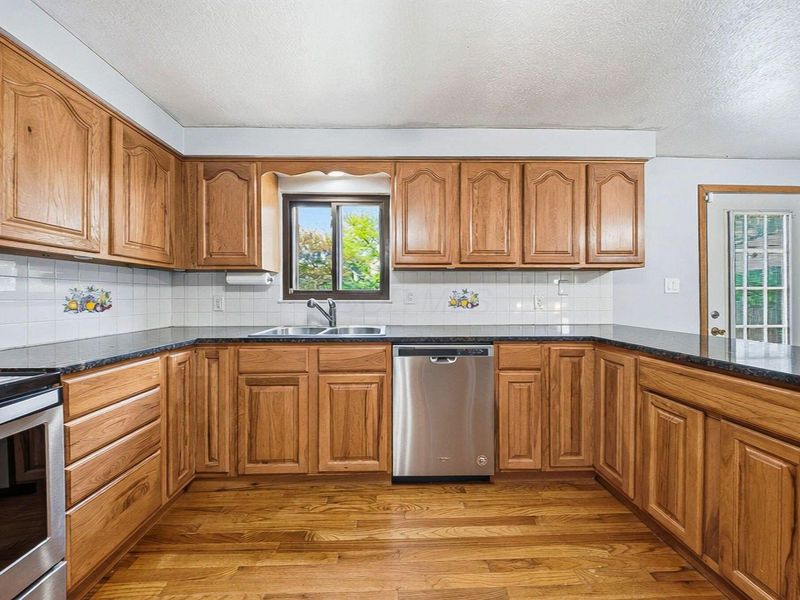 6474 Firethorn Avenue, Reynoldsburg, OH 43068 Photo 7