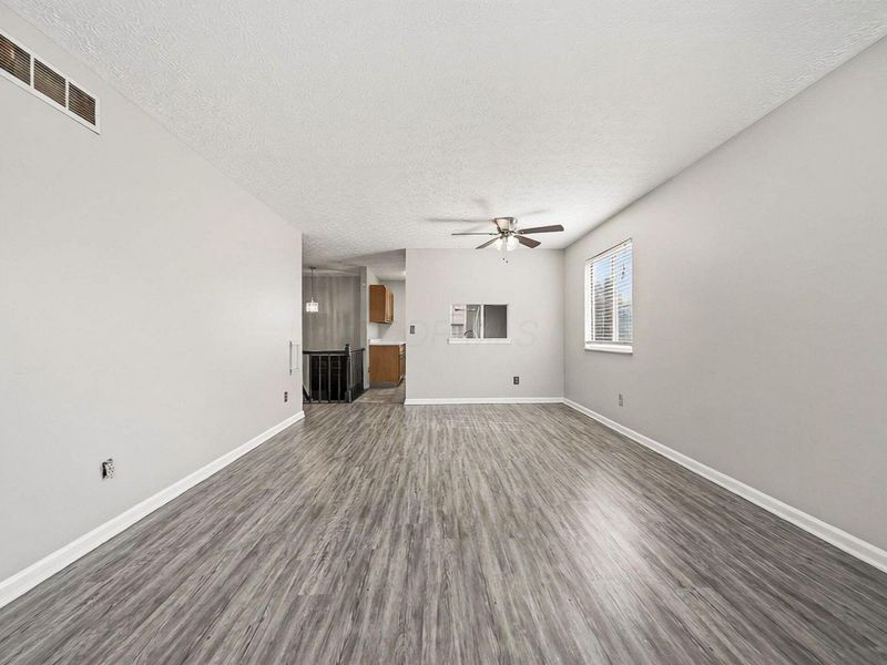 6783 Erindale Drive, Reynoldsburg, OH 43068 Photo 12